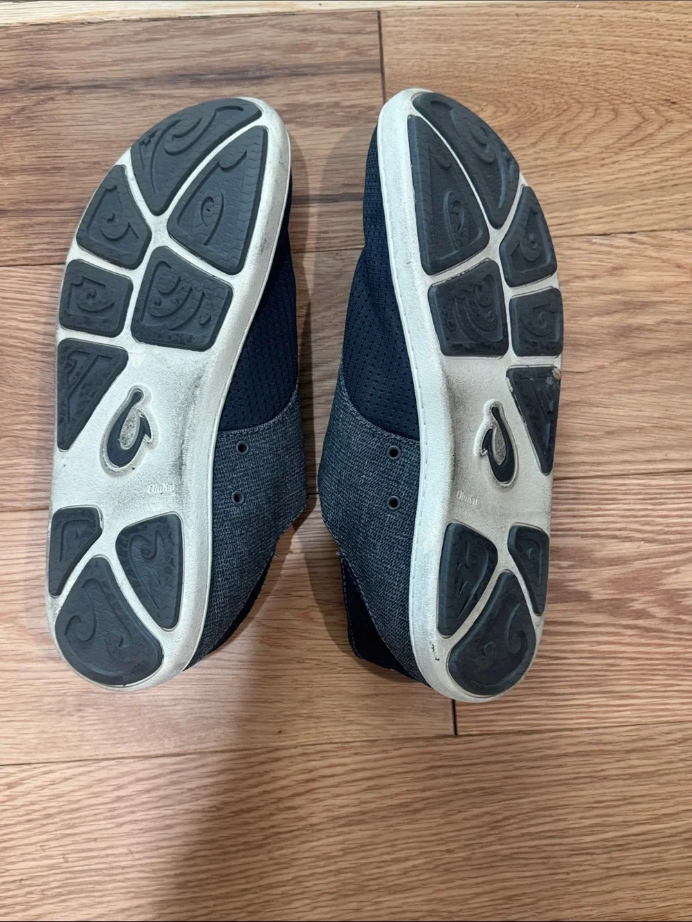 OluKai | Nohea Moku Men's Casual Slip On Boat Shoes Size 9.5 Gray/Black